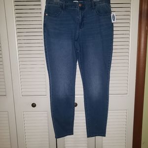 Medium Wash Old Navy Mid-rise Super Skinny jeans